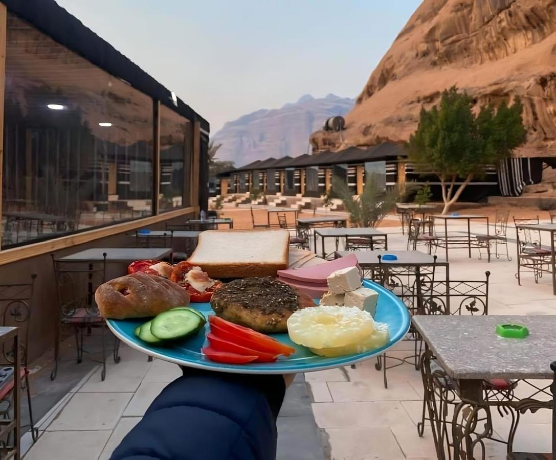 مخيم جبل بردى Jabal Burdah Camp Hotel Wadi Rum Eksteriør billede